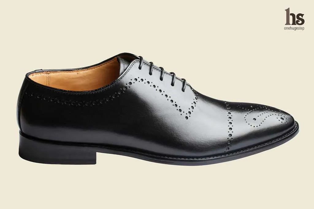 Brogue Oxford With Medallion – Black